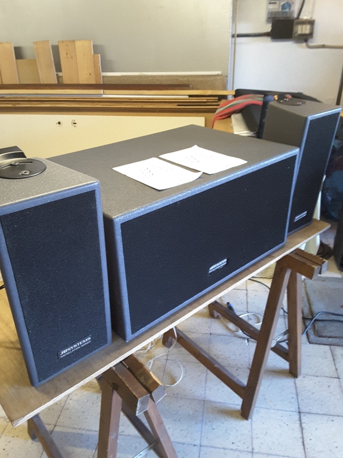 Stevige JB systems boxen  2 ISX10 + 1 ISX15S baskast =1000 W, Ophalen, Zo goed als nieuw