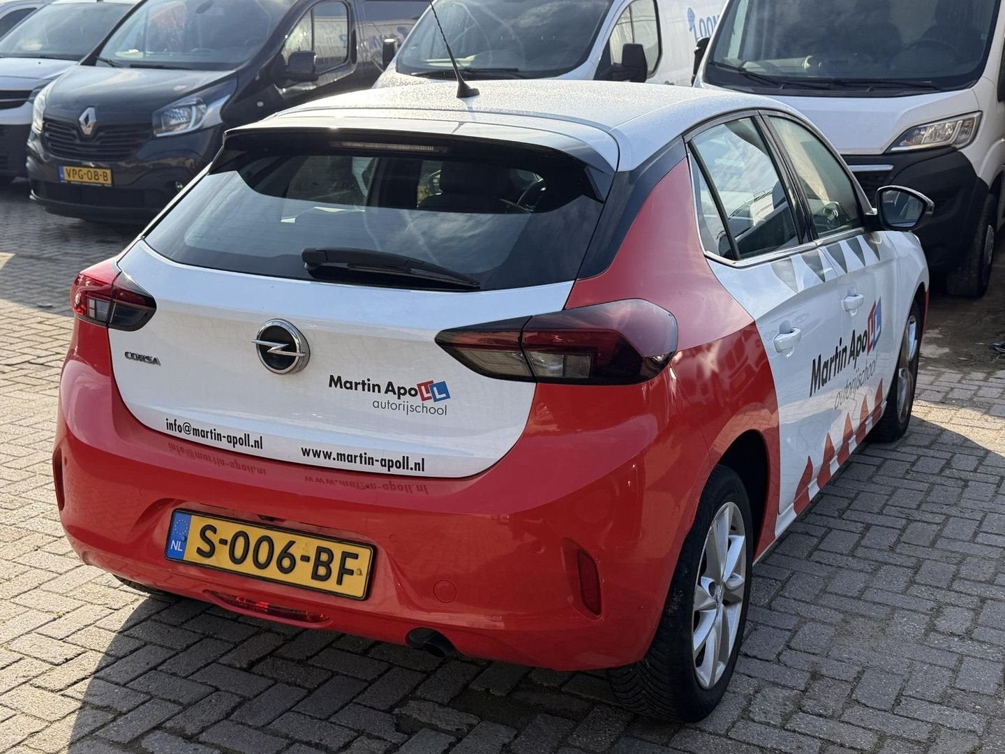 Opel Corsa 1.2 Level 3 | € 3.600,- NETTO! | MOTOR DEFECT | C, Auto's, Zwart, Wit, 115 g/km, Bedrijf