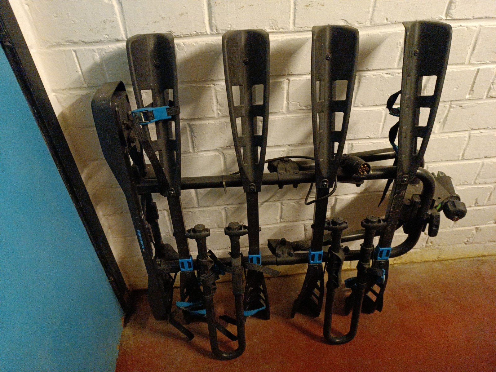 Porte-vėlo 4 vélos, Enlèvement, 3 vélos ou plus, Comme neuf, Support d'attelage