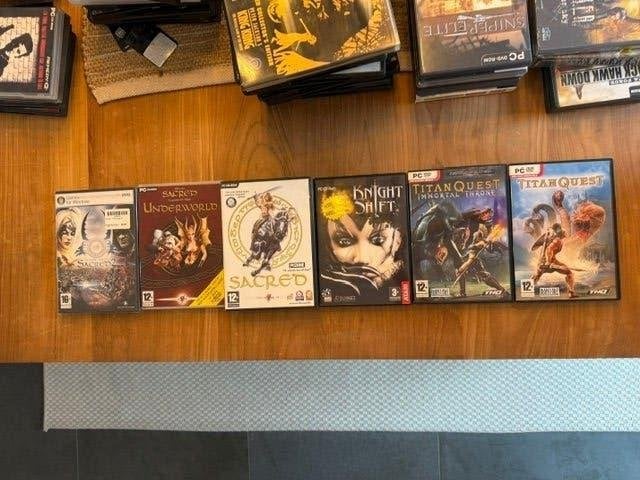 PC Games 1990/2000 Rpg Sacred, Titan Quest. etc, Games en Spelcomputers, Ophalen of Verzenden, Zo goed als nieuw, Role Playing Game (Rpg)