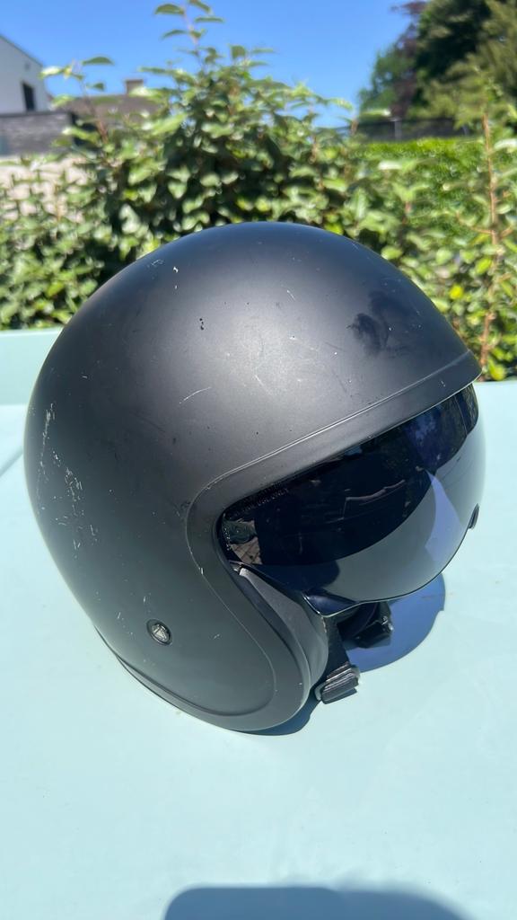 Zwarte motorhelm maat S 55-56, Fietsen en Brommers, Brommerhelmen, Ophalen, Zo goed als nieuw