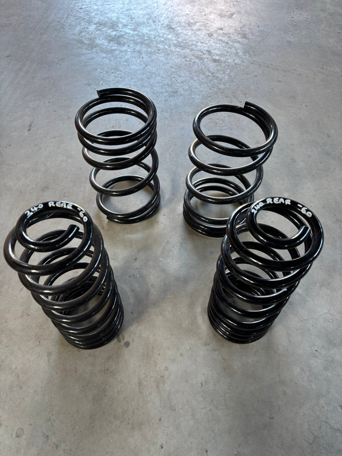 Verlagingsveren voor volvo 240, Ophalen, Volvo