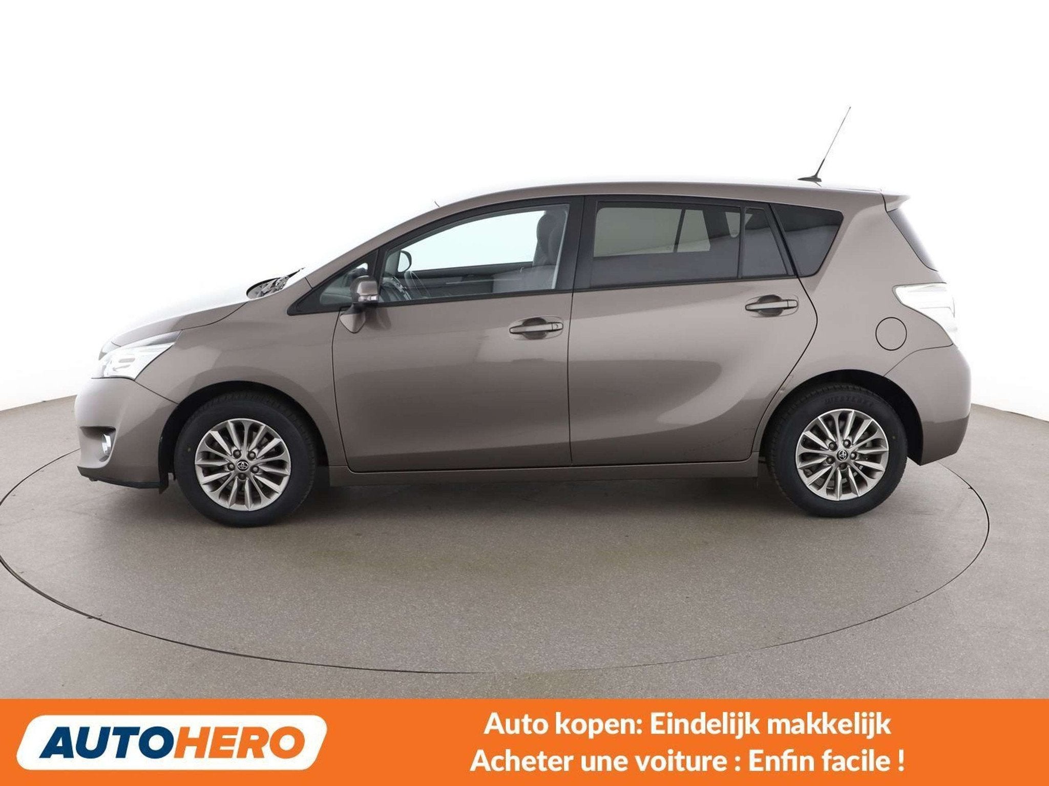 Toyota Verso 1.8 Comfort (année de construction 2016), Autos, Toyota, Achat, Boîte manuelle, 5 portes, 5 places