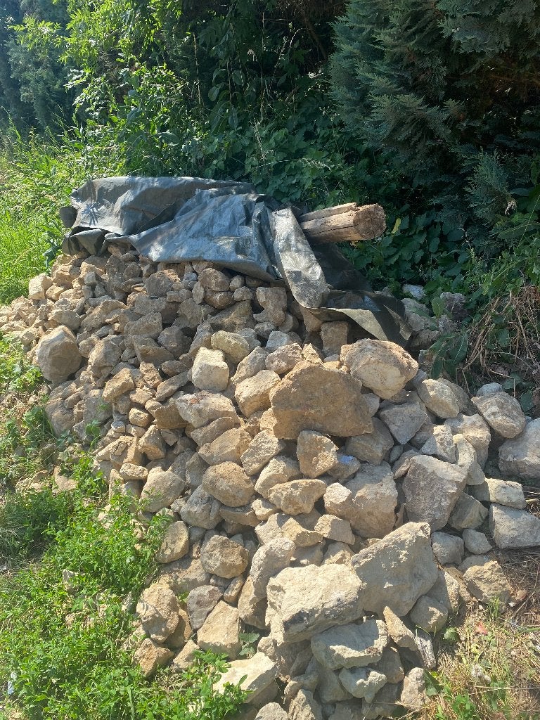 Pierres de Gobertange, Ophalen, Gebruikt, Natuurstenen