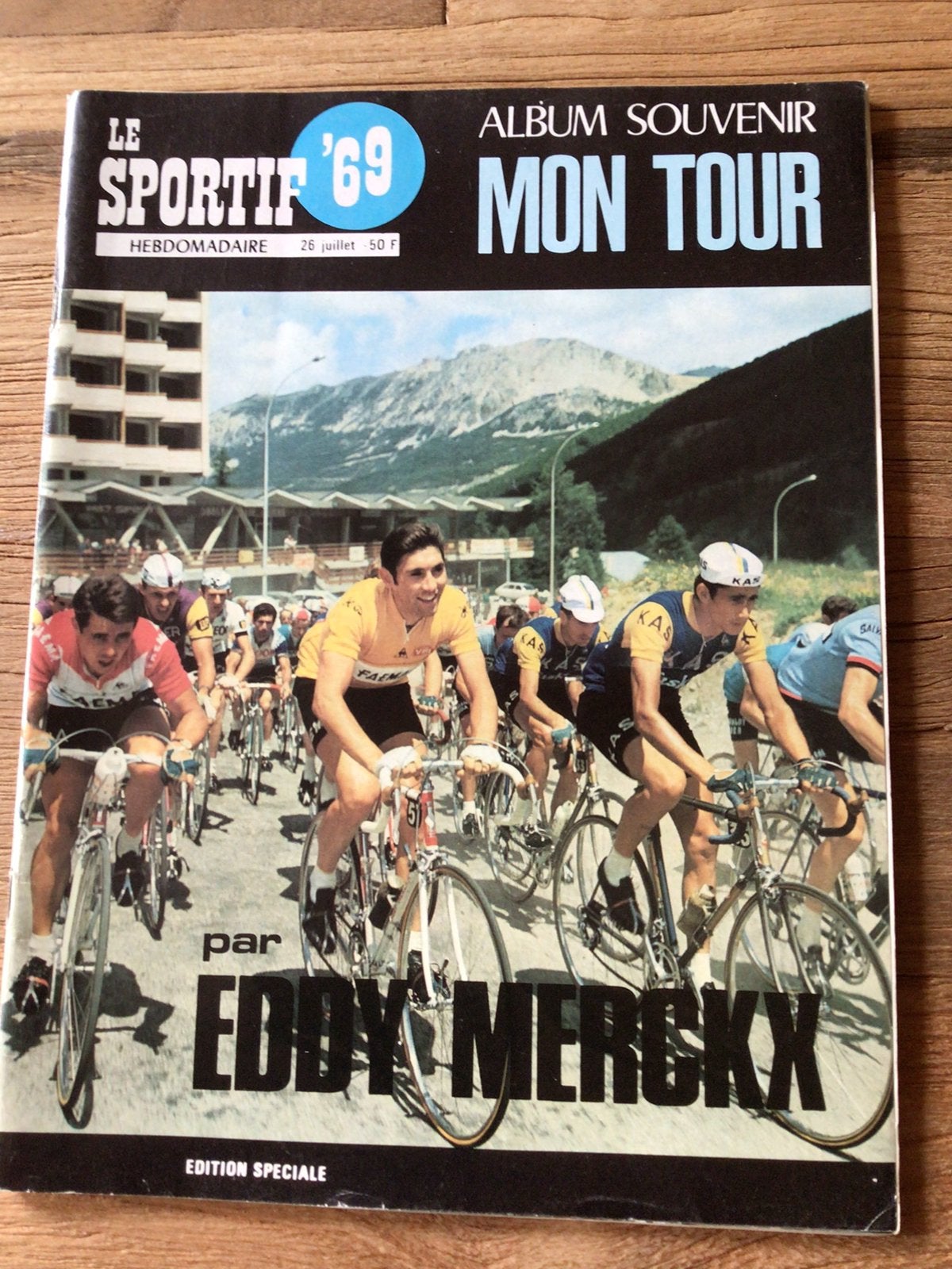 Le sportief 1969 tour edition speciale eddy merckx, Verzenden