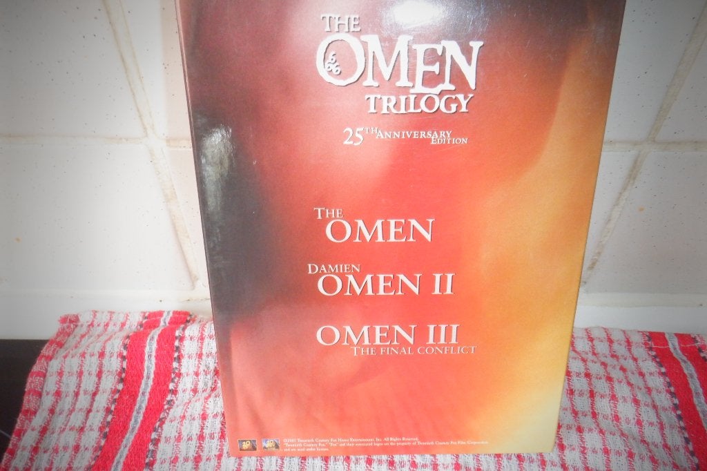DVD The Omen Trilogy 25Th Anniversery Edition., Cd's en Dvd's, Vanaf 16 jaar, Verzenden, Zo goed als nieuw, Spoken en Geesten