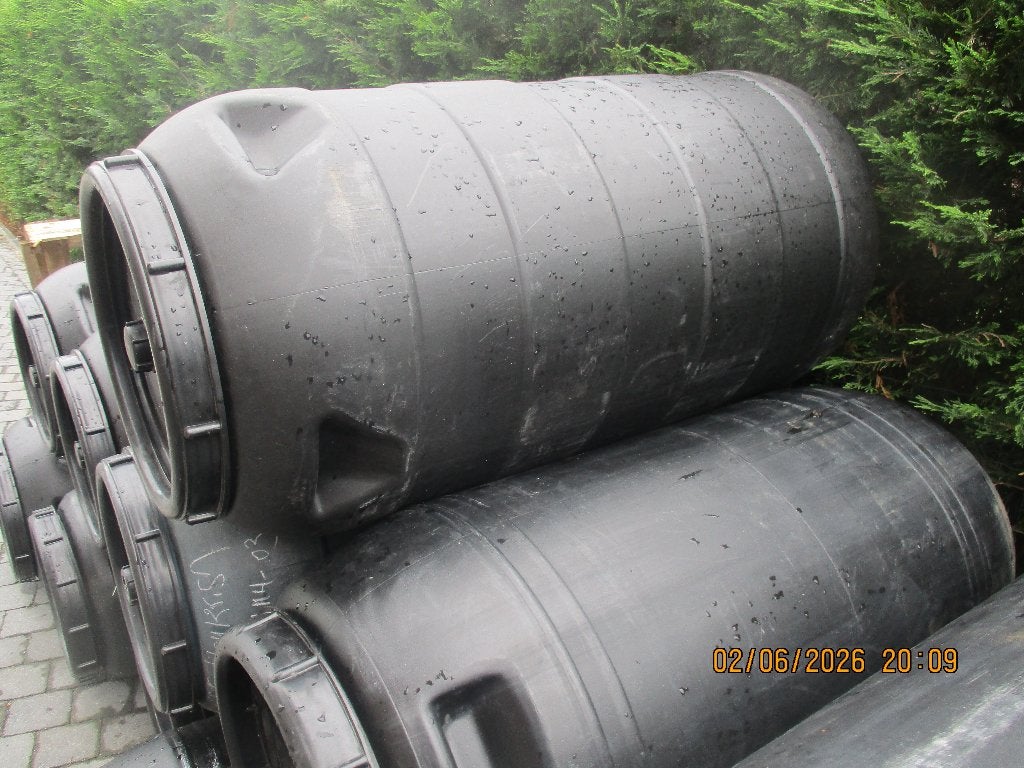 bidons 250 litres, Enlèvement