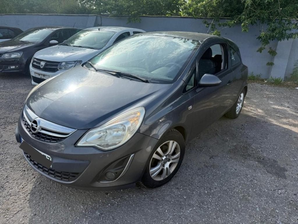 Opel corsa 1.3cdti euro5 model 2013 1pro nieuw urgent, Auto's, Euro 5, Airconditioning, Bedrijf, Diesel
