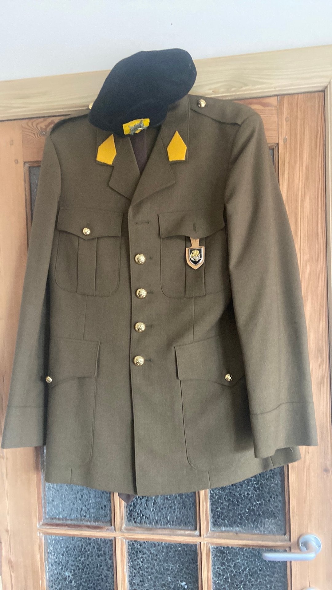Uniformjasje van het Belgische leger, Ophalen