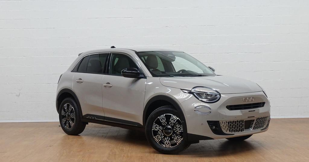 Fiat 600 1.2 Hybrid 110cv DCT La Prima, https://public.car-pass.be/vhr/75058abc-54a4-46d1-8836-00c23d3d4fc7, Overige kleuren, 109 g/km