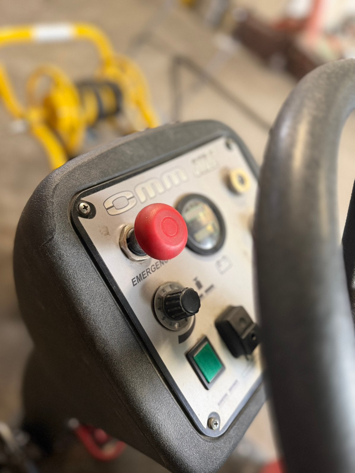 Autolaveuse autoportée OMM 800 Stile – 80 cm – Batterie 24V, Bricolage & Construction, Matériel de nettoyage, Enlèvement, Comme neuf