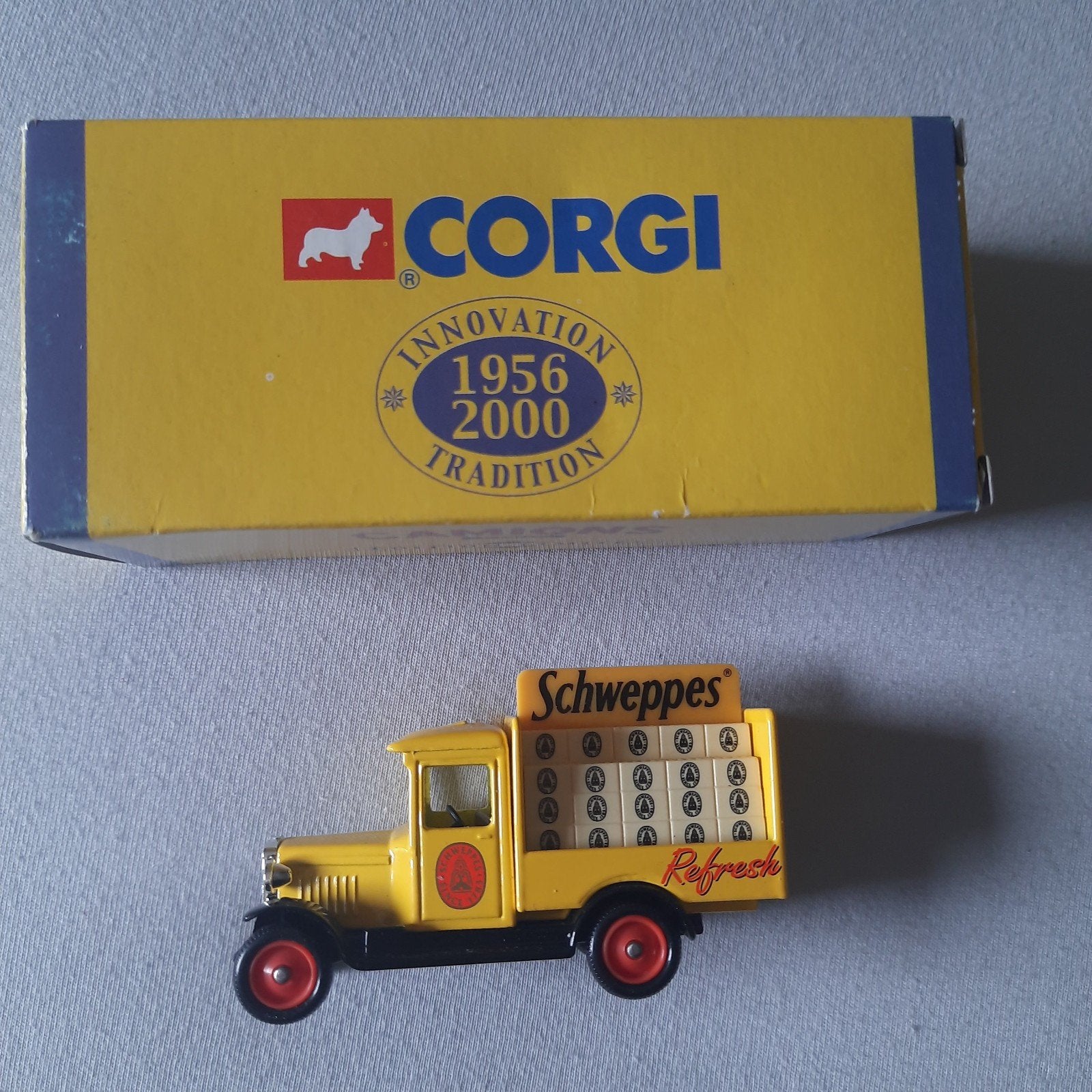 CORGI 1956-2000*environ 1:55*CAMION CHEVROLET SCHWEPPES*VINT, Enlèvement, Neuf, Bus ou Camion, Corgi