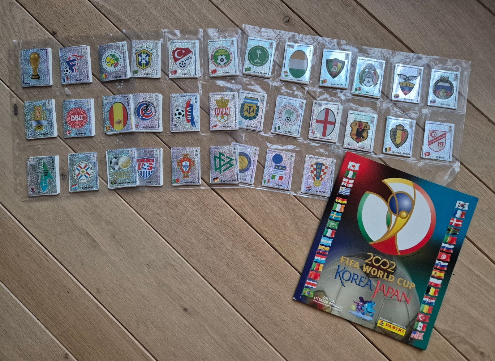 Panini WK Korea Japan 2002 set complet album vide images, Hobby & Loisirs créatifs, Autocollants & Images