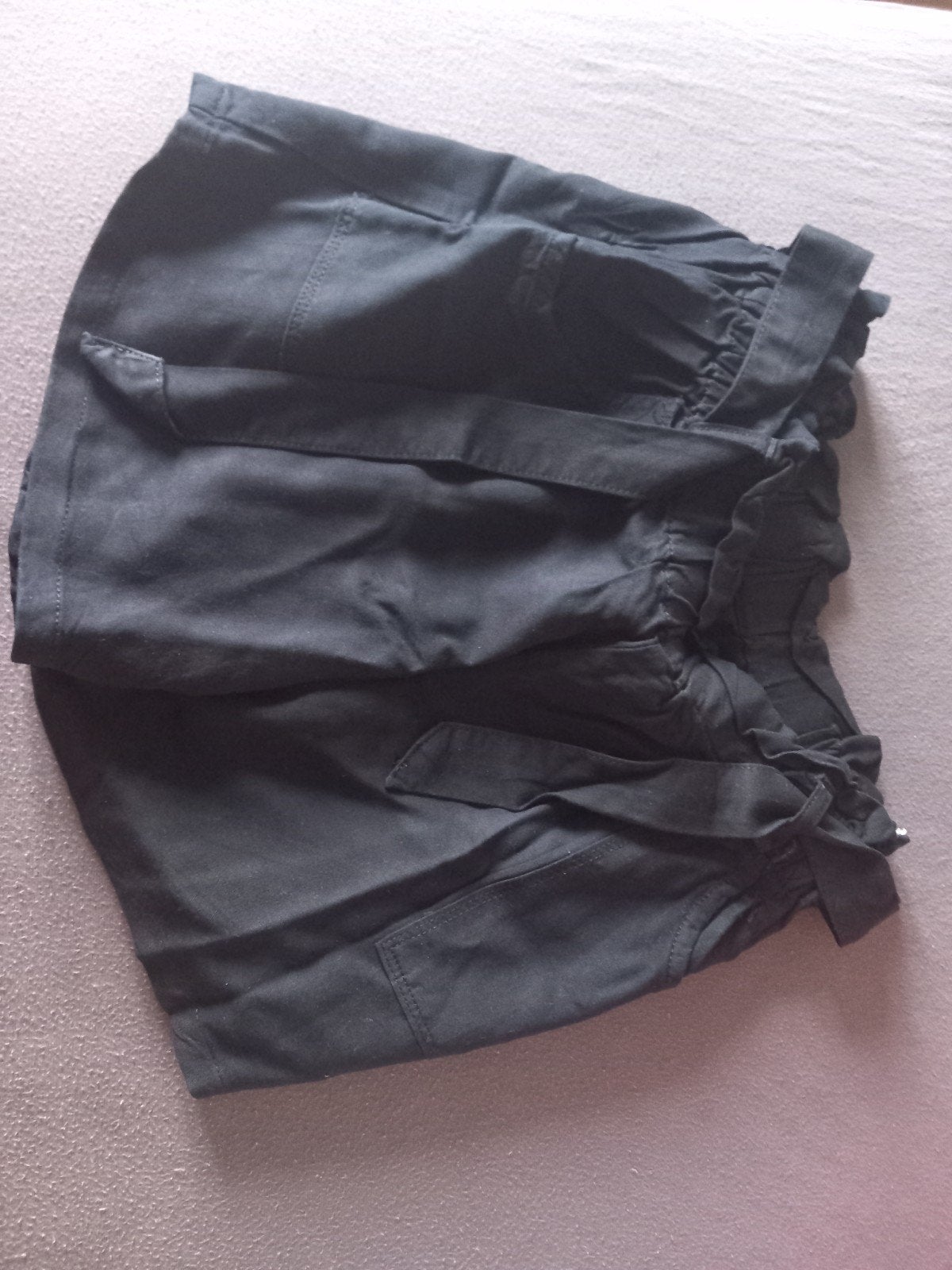 Zwarte short, Enfants & Bébés, Vêtements enfant | Taille 146, C&A, Autres types, Enlèvement, Utilisé