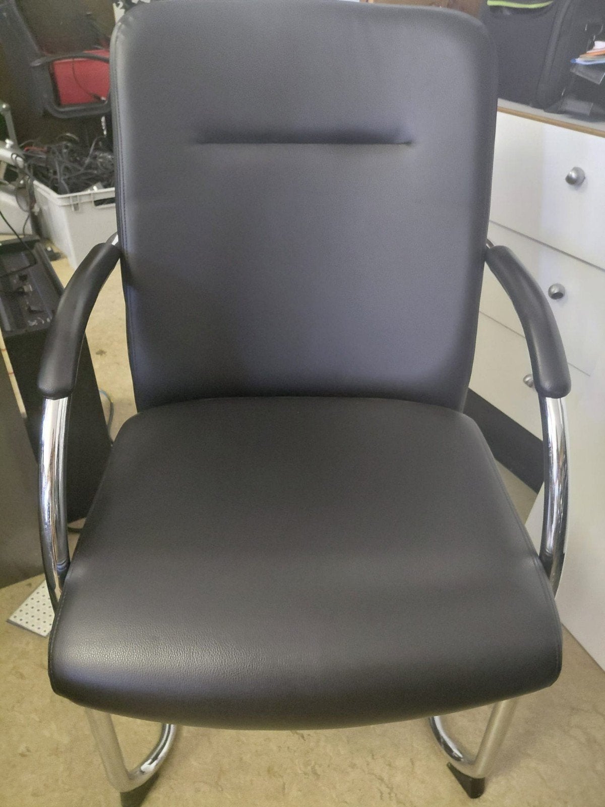 très belles chaises de direction en cuir à vendre, Enlèvement, Comme neuf, Noir