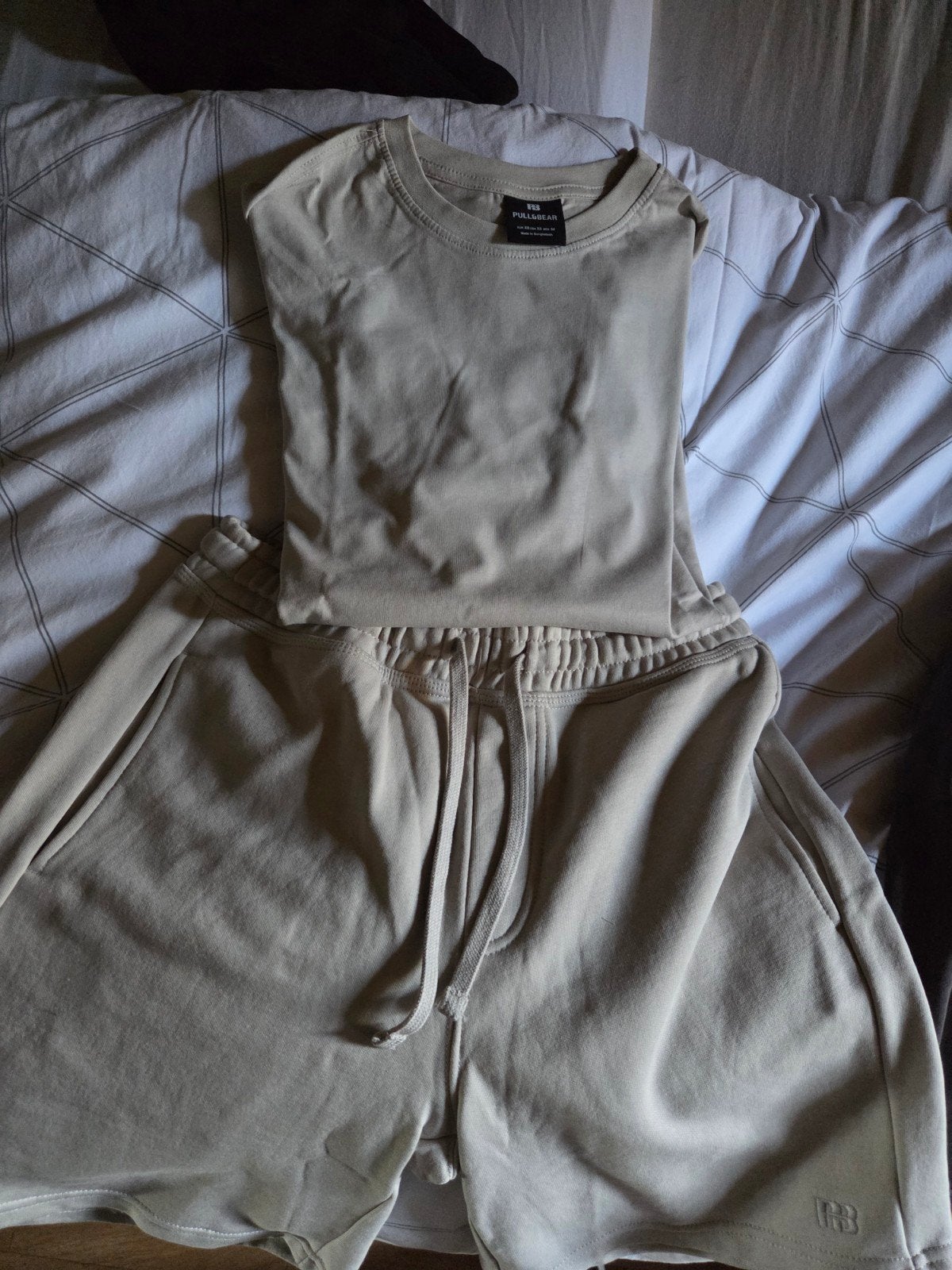 Pul en bear kledij setten broek en t-shirt, Kleding | Dames, Homewear, Pull & Bear, Ophalen, Zo goed als nieuw, Maat 34 (XS) of kleiner