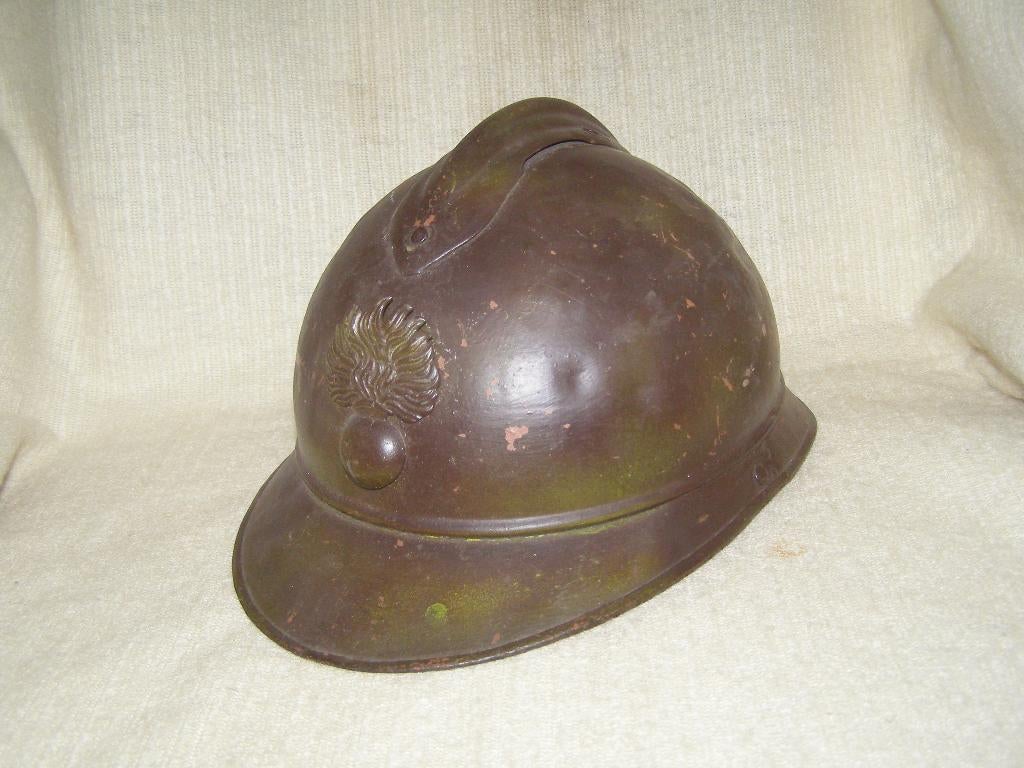 Adrian heeft een insignegranaat, Verzamelen, Ophalen of Verzenden, Luchtmacht, Helm of Baret