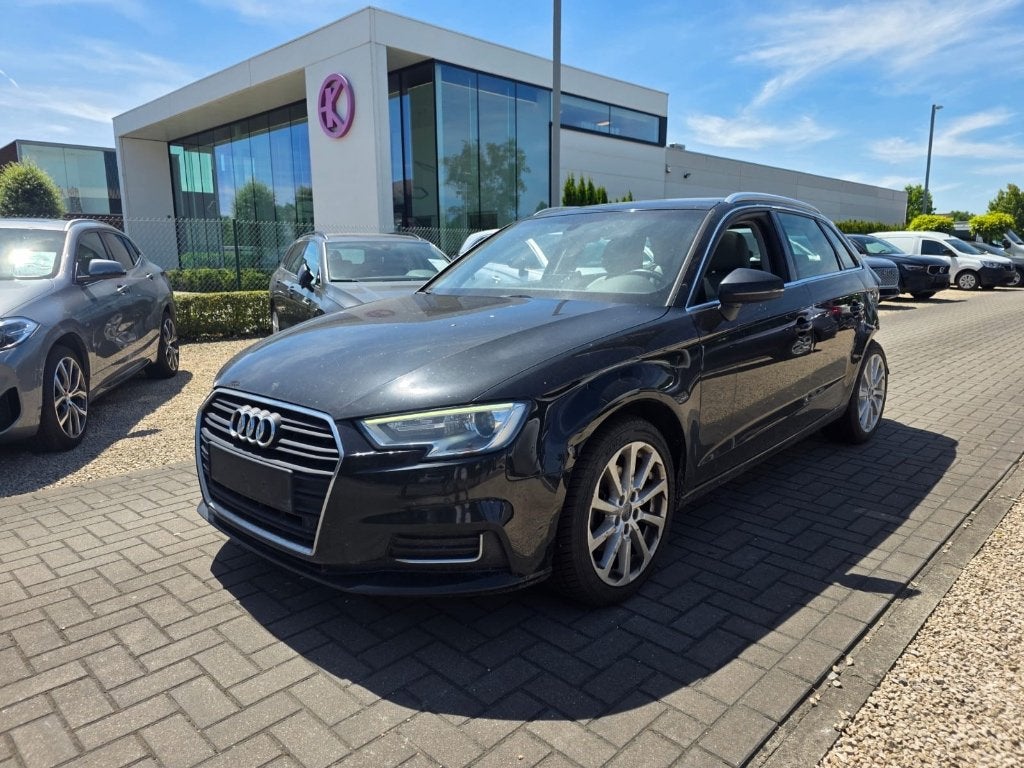 Audi A3 facelift pano navi camera half leder xenon, Parkeersensor, Euro 6, Leder en Stof, Zwart