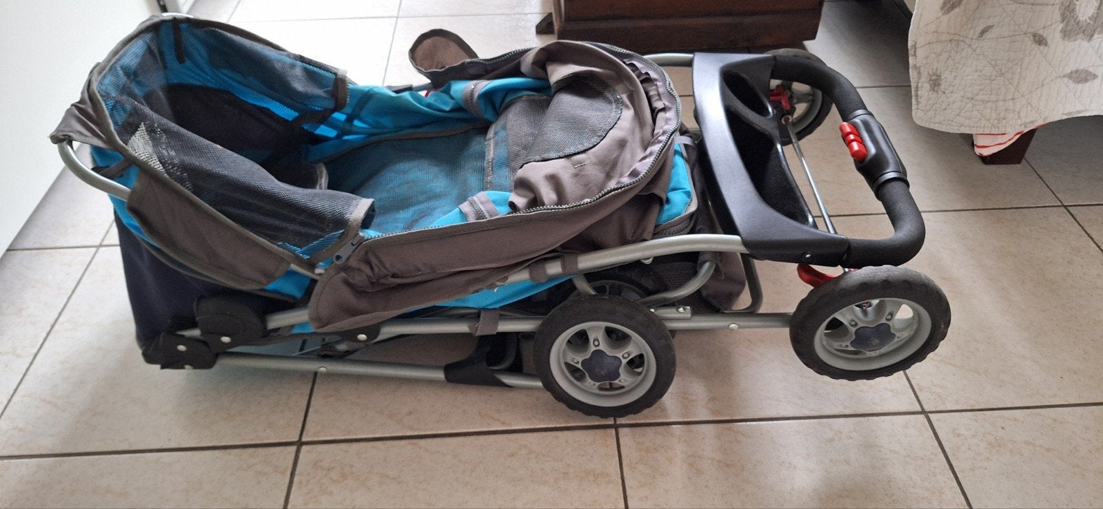 Hondenbuggy voor kleine tot middelmatige hond., Dieren en Toebehoren, Ophalen, Hondenbuggy