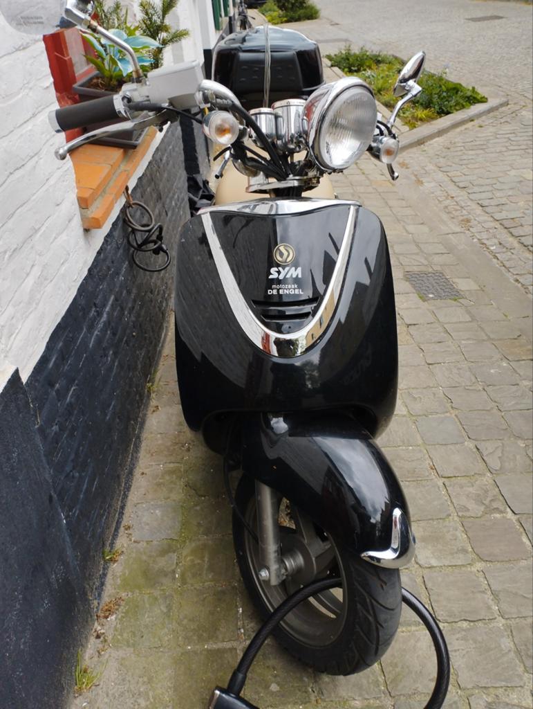Scooter Sym Cello 125 cc uitstekende staat., Fietsen en Brommers, Scooters | SYM, Ophalen, Gebruikt, Overige modellen, Benzine
