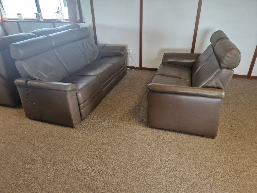 BRUINE BUFFELLEDEREN SALON MET ELEKTRISCHE RELAXEN, Huis en Inrichting, Ophalen, Gebruikt, Leer
