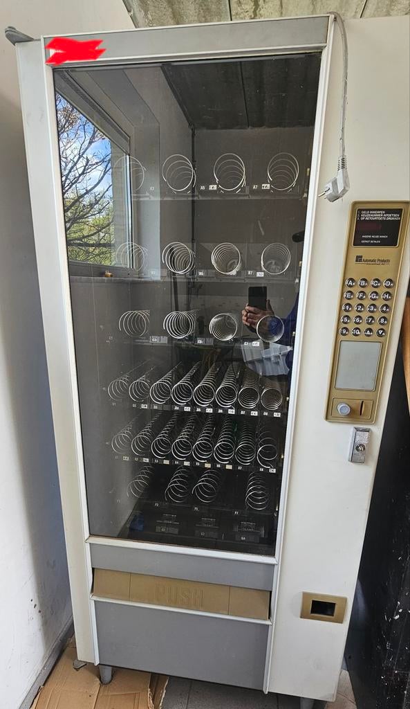 Gekoelde snackautomaat Automatic Products LCM1 Chill, Ophalen, Gebruikt