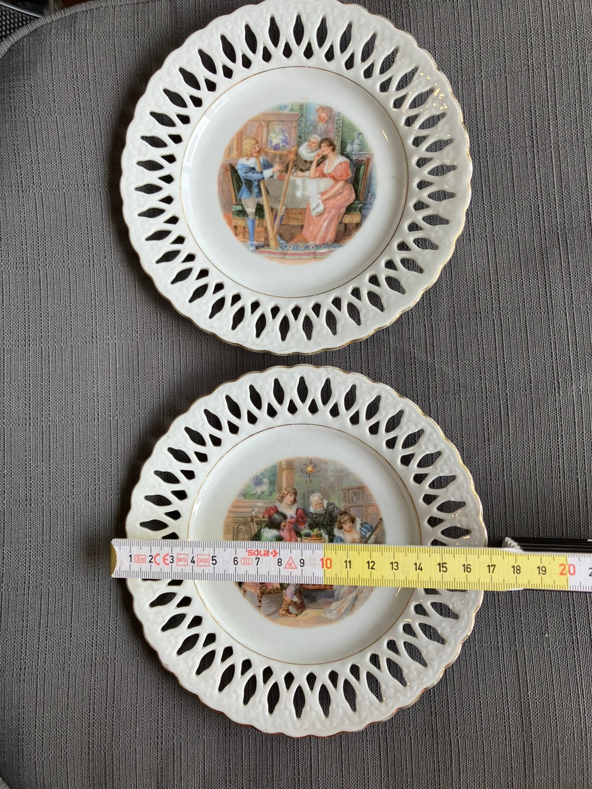 Ensemble de 2 belles assiettes vintage — Porcelaine ajourée, Enlèvement ou Envoi