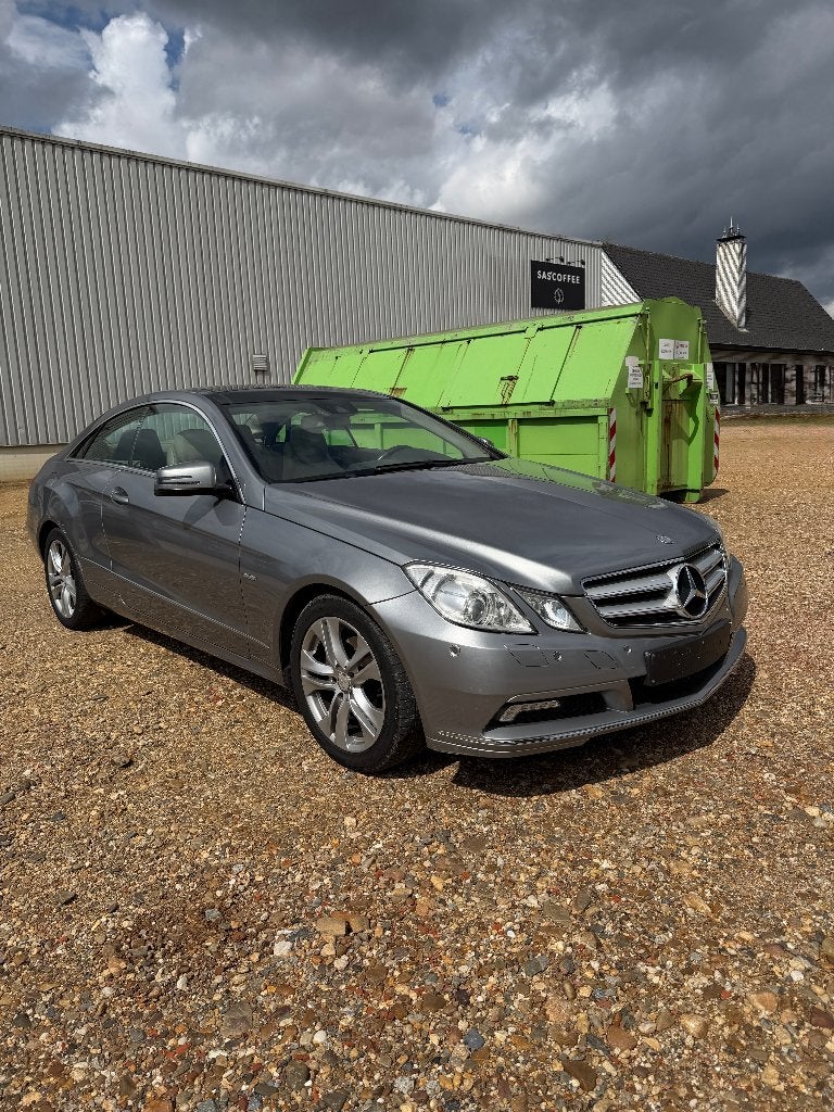 Mercedes E220 Coupe, Auto's, Mercedes-Benz, Automaat, Euro 5, Achterwielaandrijving, Beige