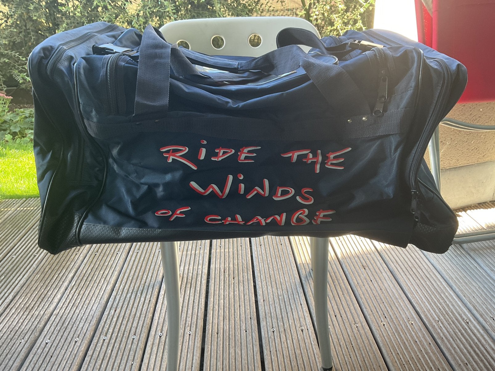 Grote reistas Team Suzuki “Ride the Winds of Change”, Motos, Enlèvement