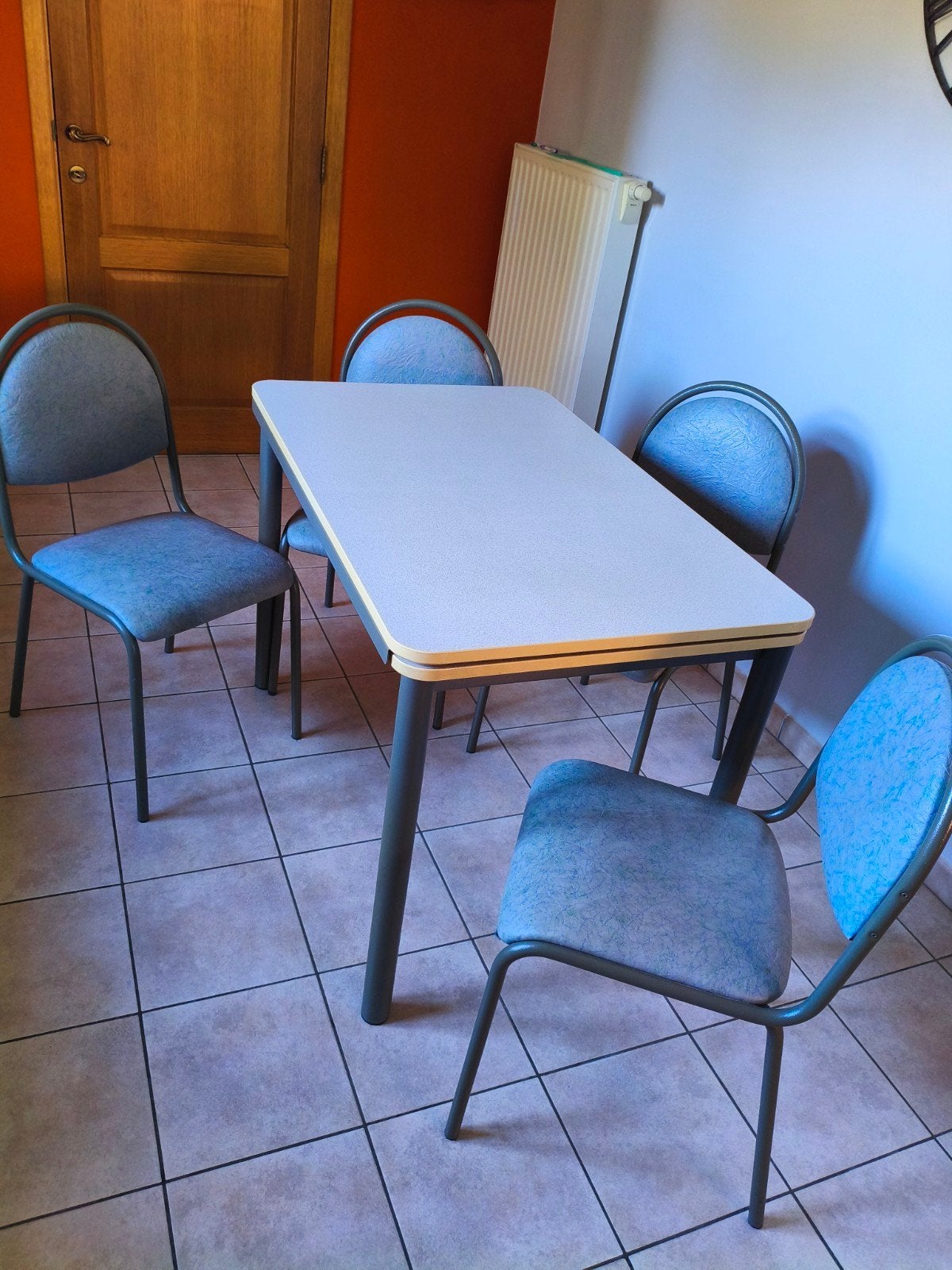 table de cuisine et 4 chaises, Enlèvement, Gris, Quatre