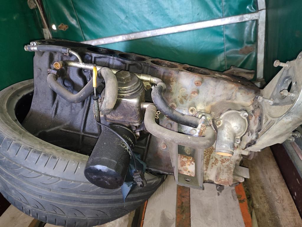 2 motorblokken zonder kop, nissan patrol y60 2.8tdi, Ophalen, Gebruikt, Nissan