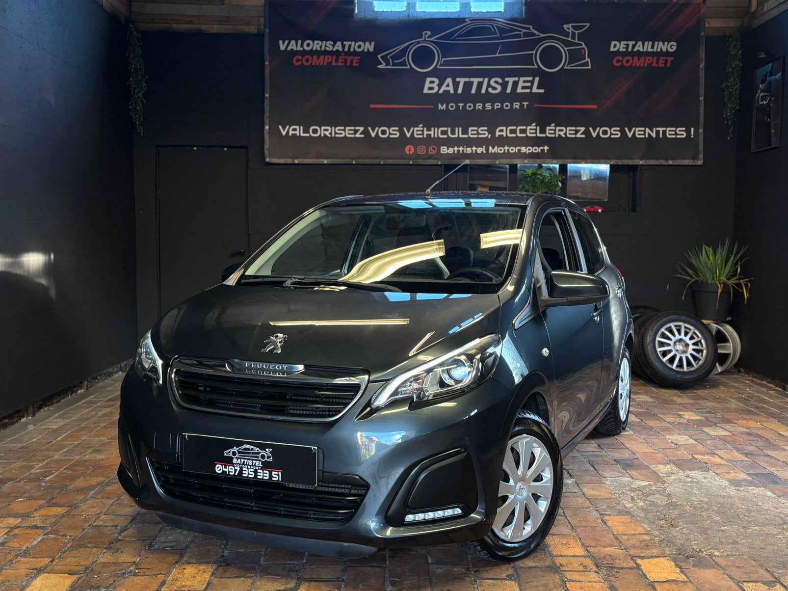 Peugeot 108 - 54.000 km - benzine - euro5b - 2015, Auto's, Voorwielaandrijving, Euro 5, Stof, Zwart