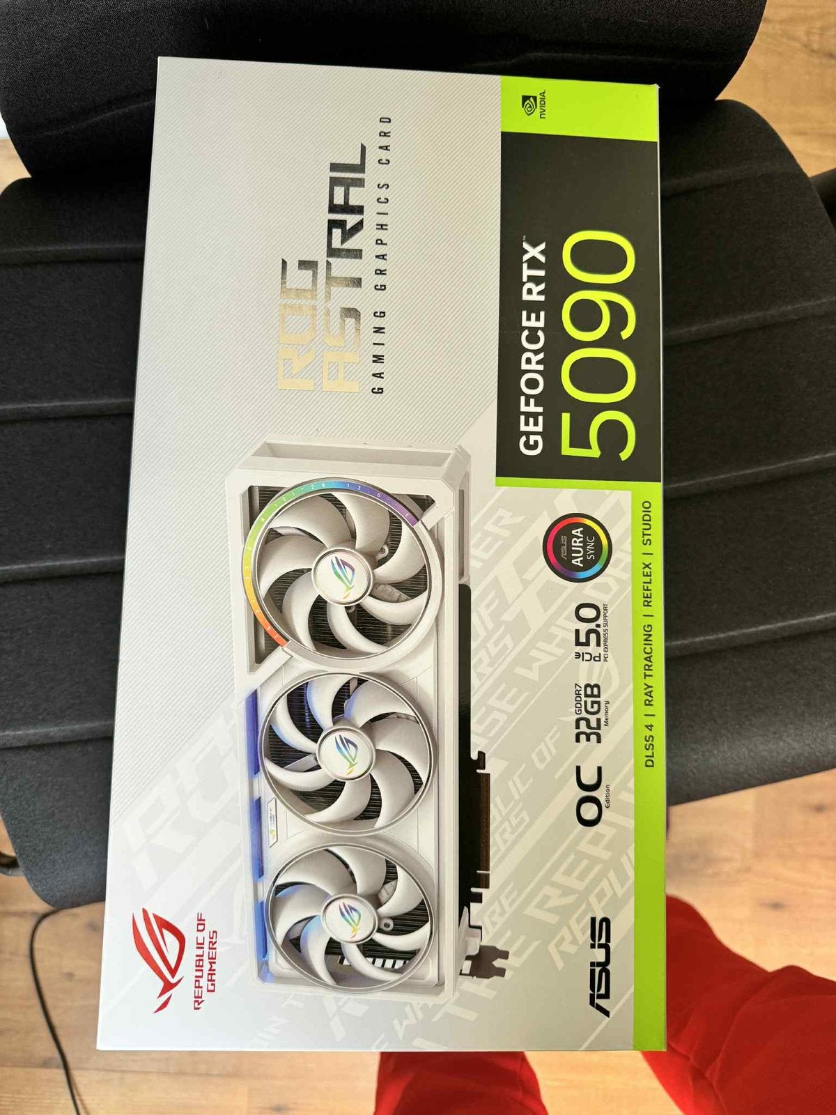 Astral rtx 5090 white 32gb met garantie, Ophalen of Verzenden, Zo goed als nieuw