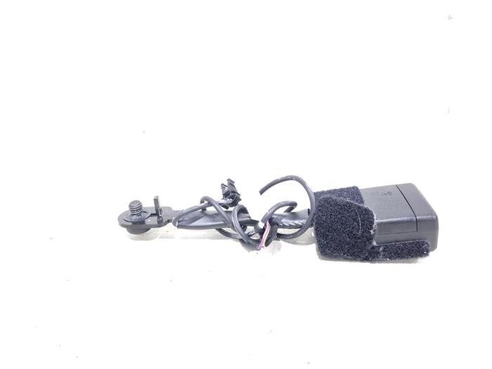 Insertion ceinture de sécurité avant droite d'un BMW 2-Ser, Autos : Pièces & Accessoires, -, 3 mois de garantie, Utilisé, -