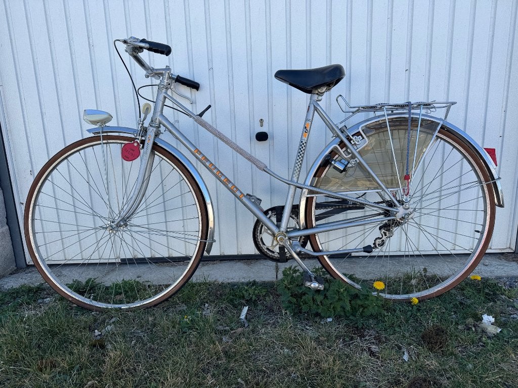 Vélo de ville Vintage PEUGEOT Dame avec dynamo, complet 1980, Vélos & Vélomoteurs, Autres marques, Vitesses, Frein sur jante, 53 à 56 cm