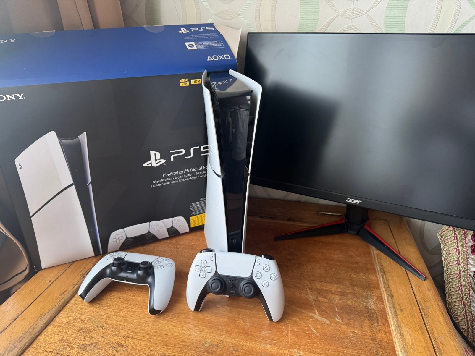PS5 Slim Digital 1TB met 2 Controllers + Monitor, Ophalen, Zo goed als nieuw