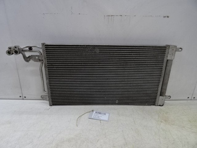 RADIATEUR CLIMATISATION Volkswagen Polo V (6R) (6R08204110), Volkswagen, Mevr. I. Hauben, Utilisé, Rue de l'Espoir 34 34
4030  GRIVEGNÉE, BE