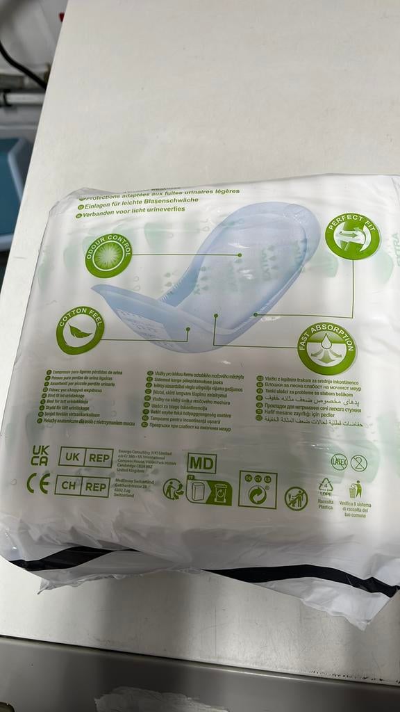 1 pak  maandverband, Ophalen, Nieuw