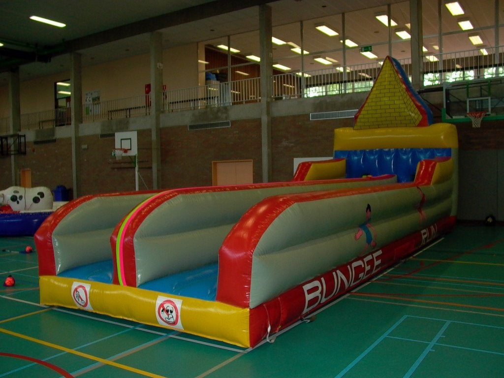 Springkasteel 'Bungee-run' + blower, Ophalen, Gebruikt