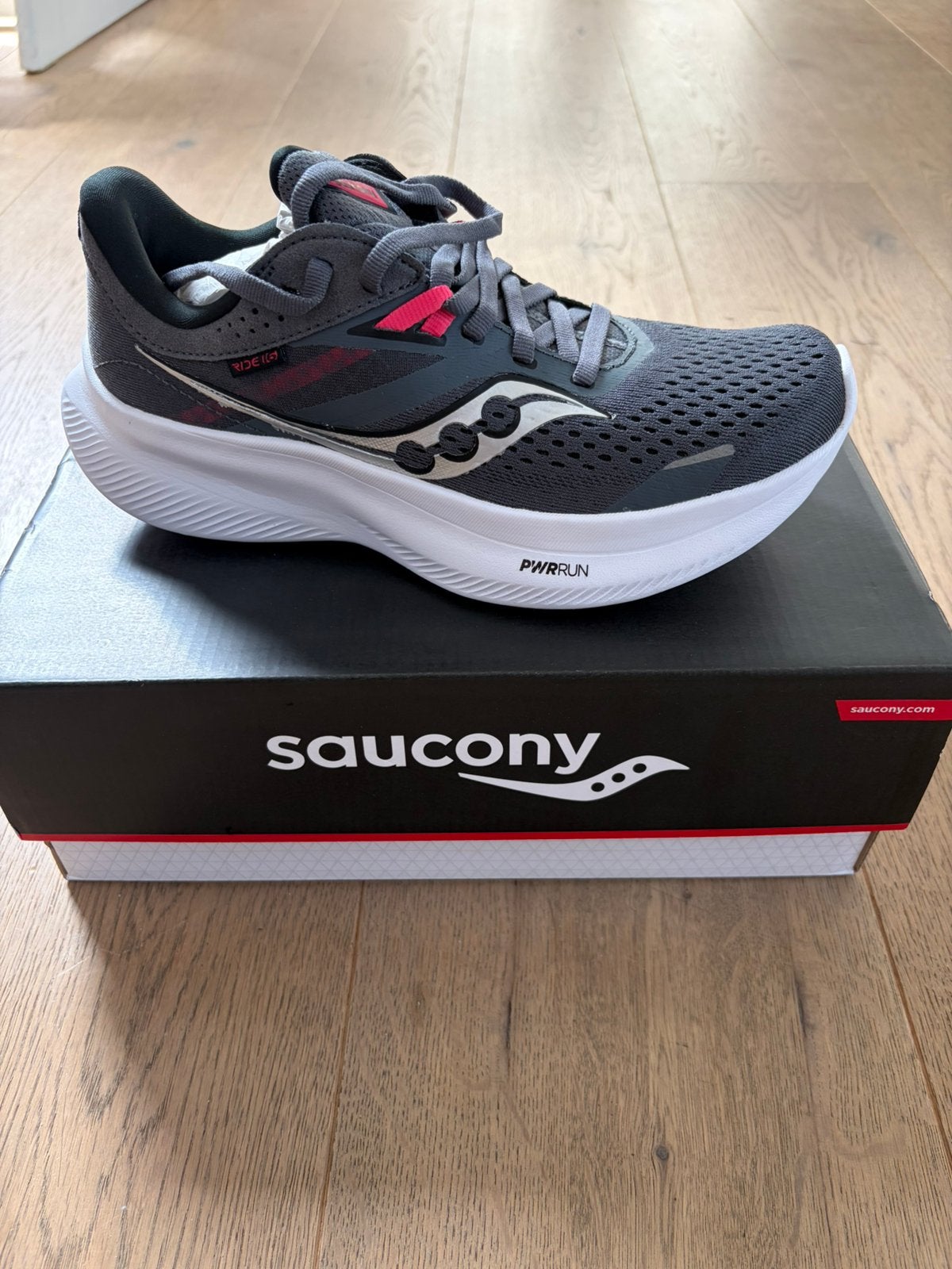 Saucony ride 16 loopschoen vrouw maat 37 ongebruikt, Neuf, Course à pied, Enlèvement ou Envoi, Chaussures de course à pied