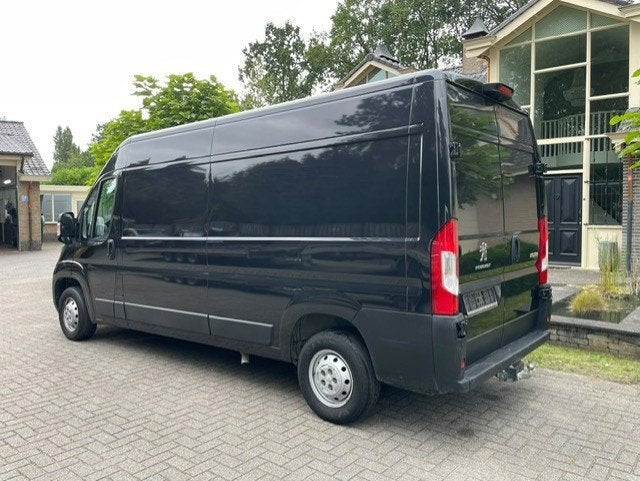 Peugeot Boxer 2.2 BlueHDi 121 kw L3H2 AIRCO, Gebruikt, 165 pk, Zwart, Bedrijf