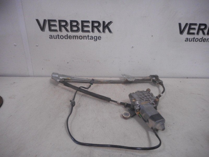RAAMMECHANIEK ELEK RECHTS VOOR Audi 100 Avant Quattro (C4), Gebruikt, Brose SE, Audi, Info@brose.com