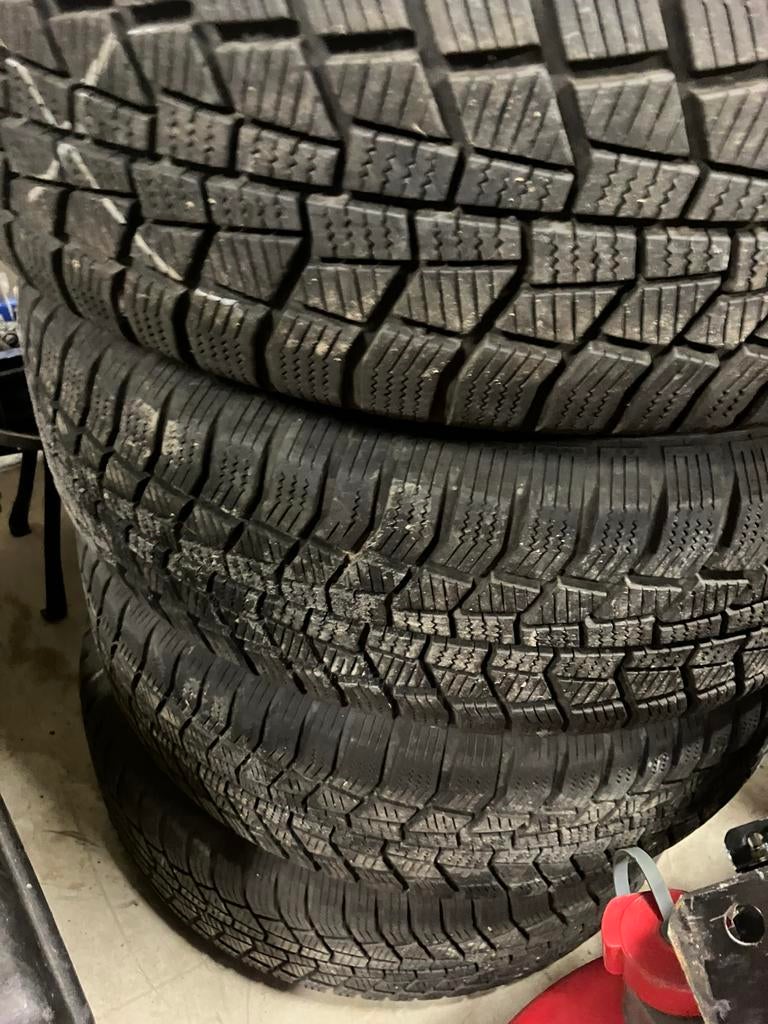 Pneu a vendre 195/65/15 sur jante, Auto-onderdelen, Banden en Velgen, Ophalen, 15 inch, Band(en)