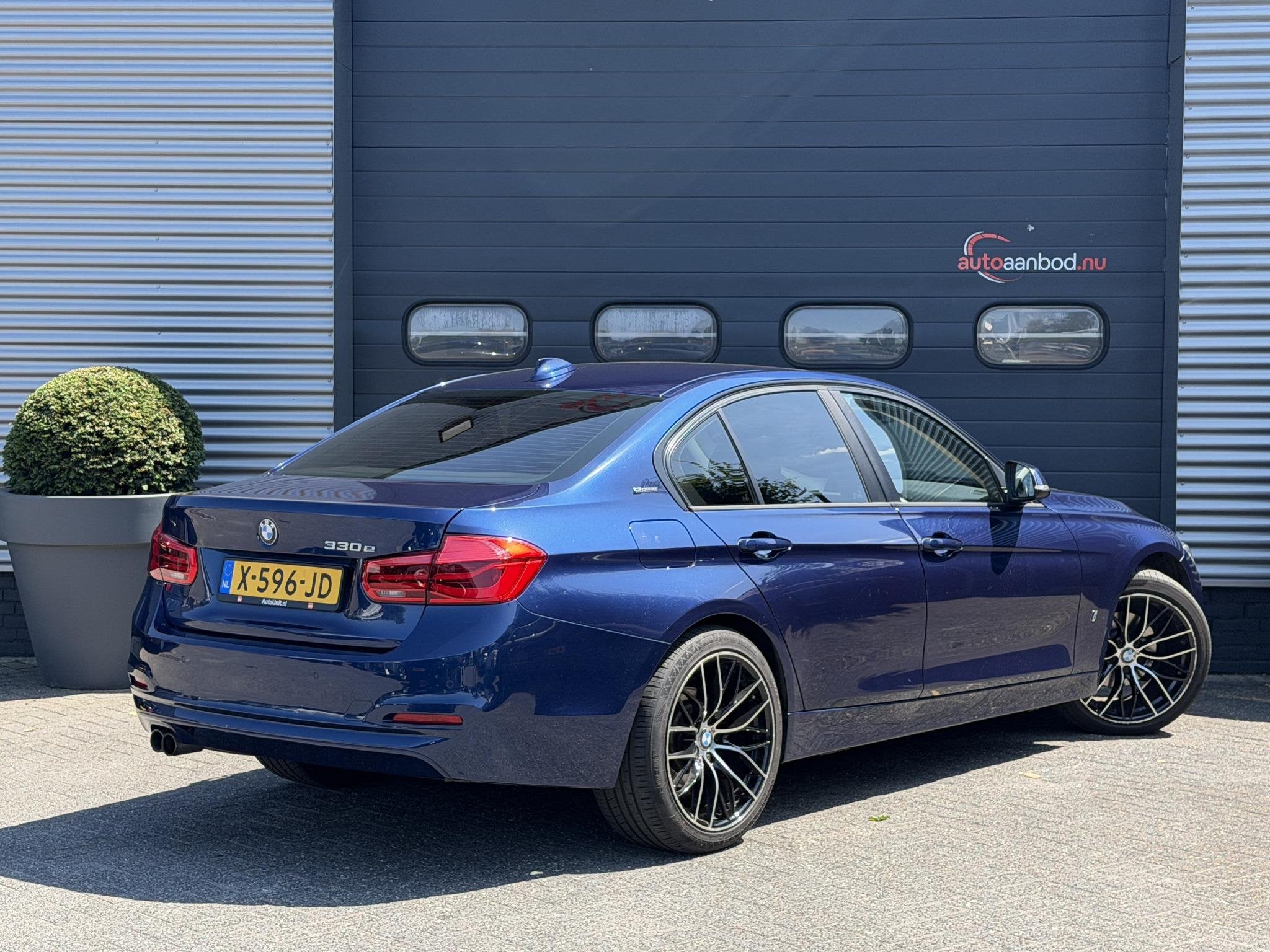 BMW 3-serie 330e High Executive (automatique), 8 kWh, Achat, Entreprise, Hybride rechargeable