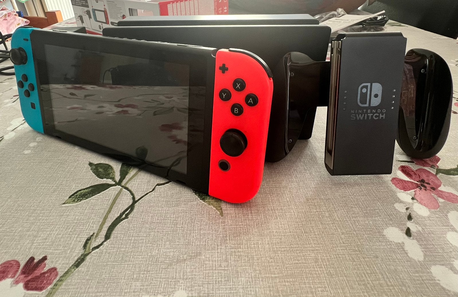 Nitendo switch, Consoles de jeu & Jeux vidéo, Consoles de jeu | Nintendo Wii, Enlèvement, Neuf, Avec 2 manettes, Avec jeux