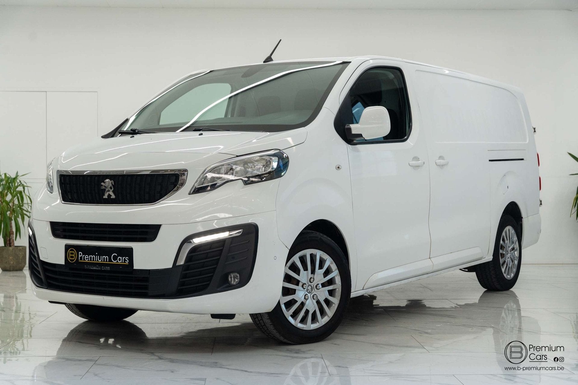 Peugeot Expert aut. 2.0 HDI Long! Camera, Airco! Trekhaak!, Auto's, Peugeot, 90 kW, Dealer onderhouden, 122 pk, Gebruikt