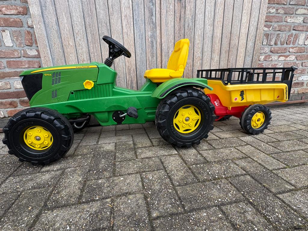 Tractor John Deere met kar, Kinderen en Baby's, Ophalen of Verzenden, Gebruikt, Trapvoertuig