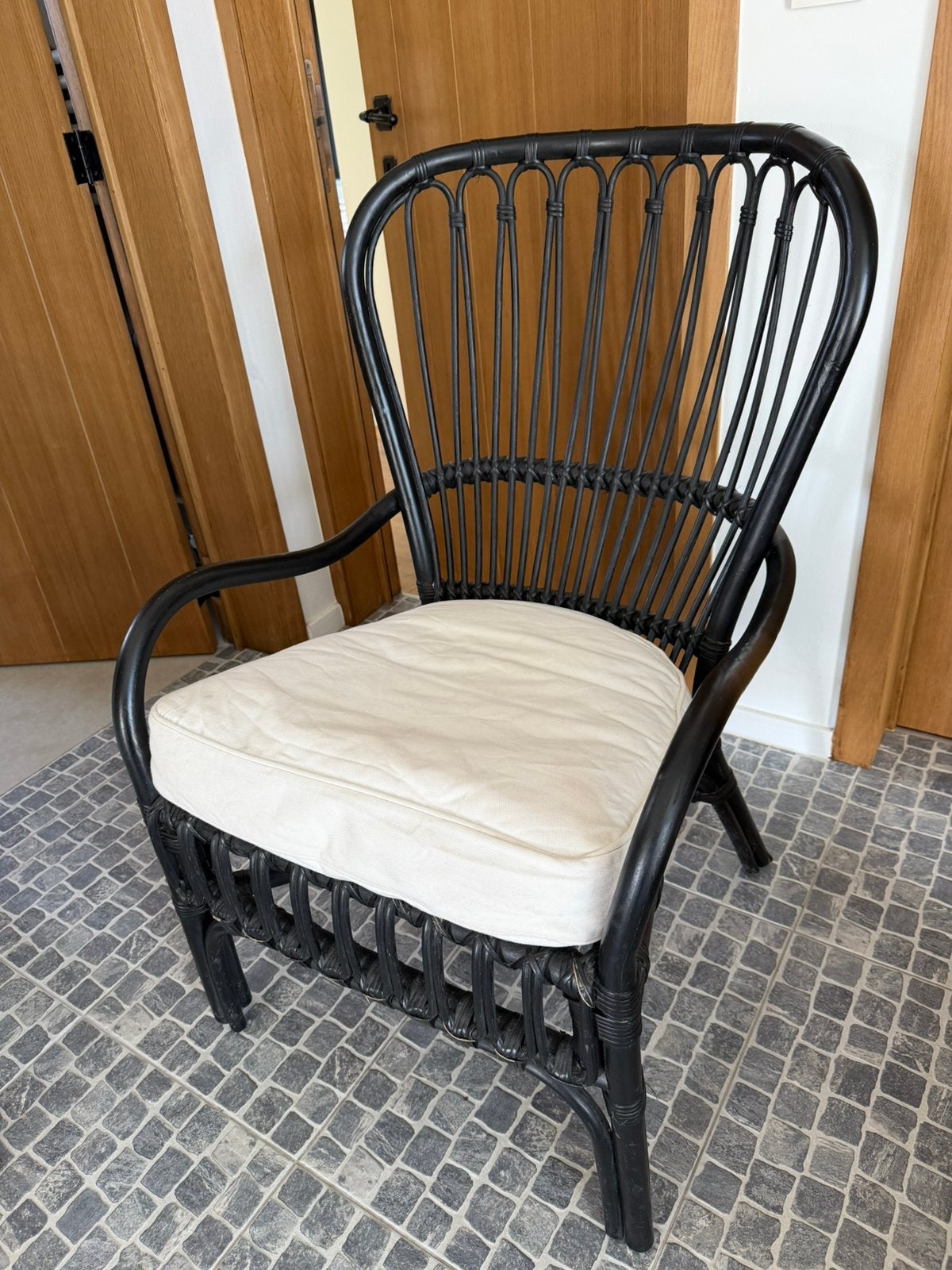 Rotan stoel met kussen, Huis en Inrichting, Stoelen, Ophalen