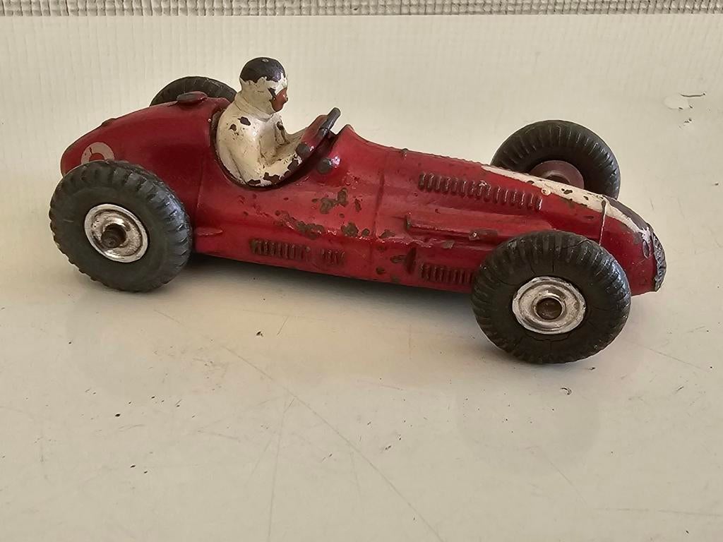 Voiture de course Dinky Toys 231 Maserati, fabriquée par Mec, Enlèvement ou Envoi, Dinky Toys
