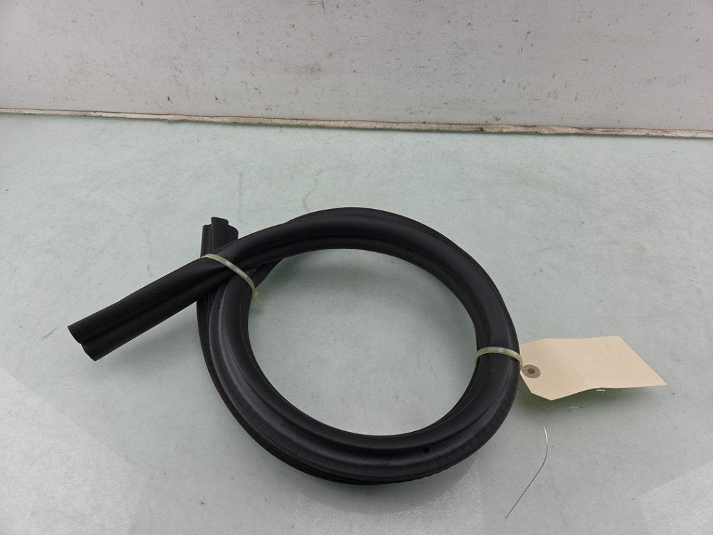 PORTIERRUBBER LINKS Ferrari 296 GTS (01-2021/-) (|961826|), Dhr. J. Ham, Gebruikt, Administratie@autoham.nl, Ferrari